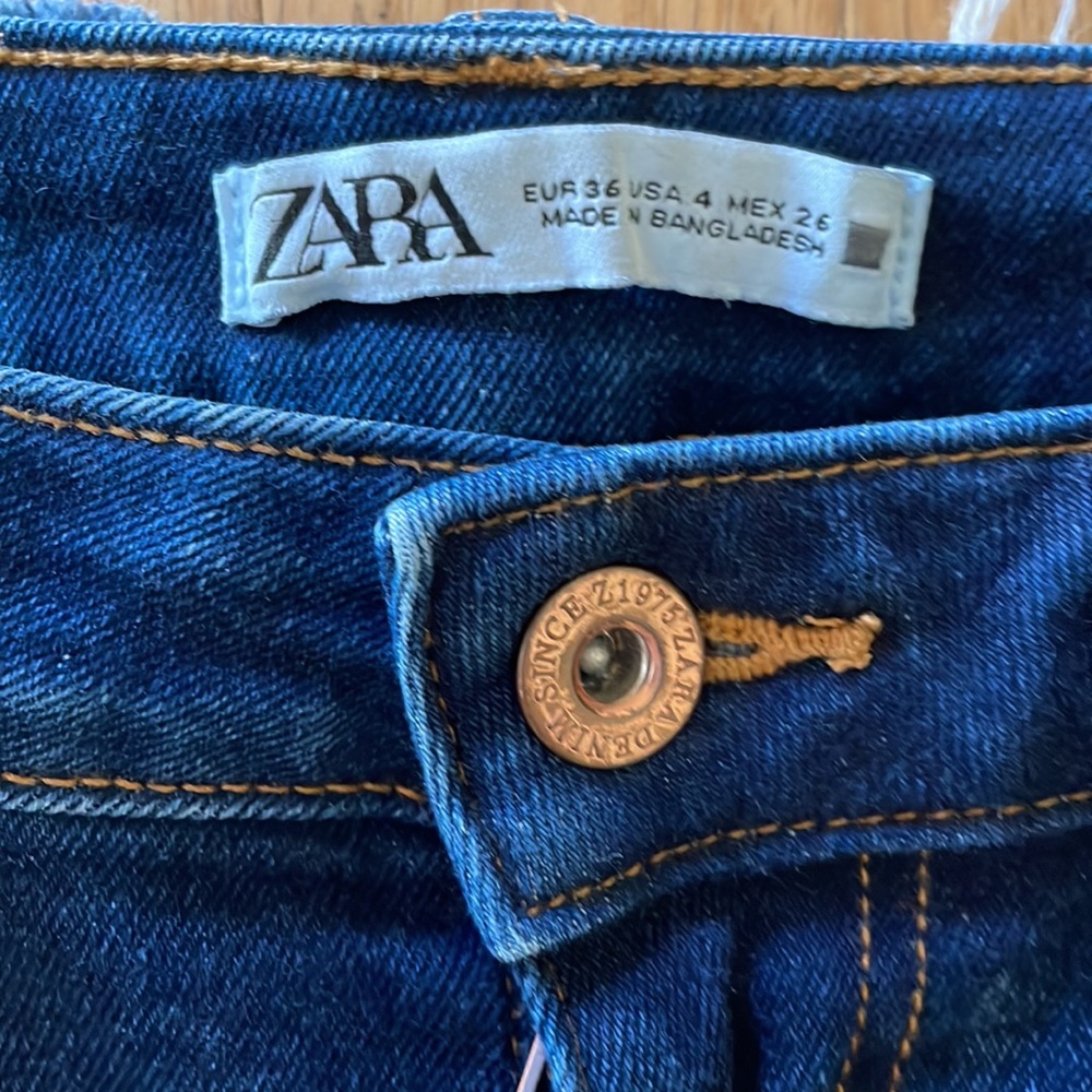 Zara Straight Leg with Raw Hem Jeans - Picture 5 of 5